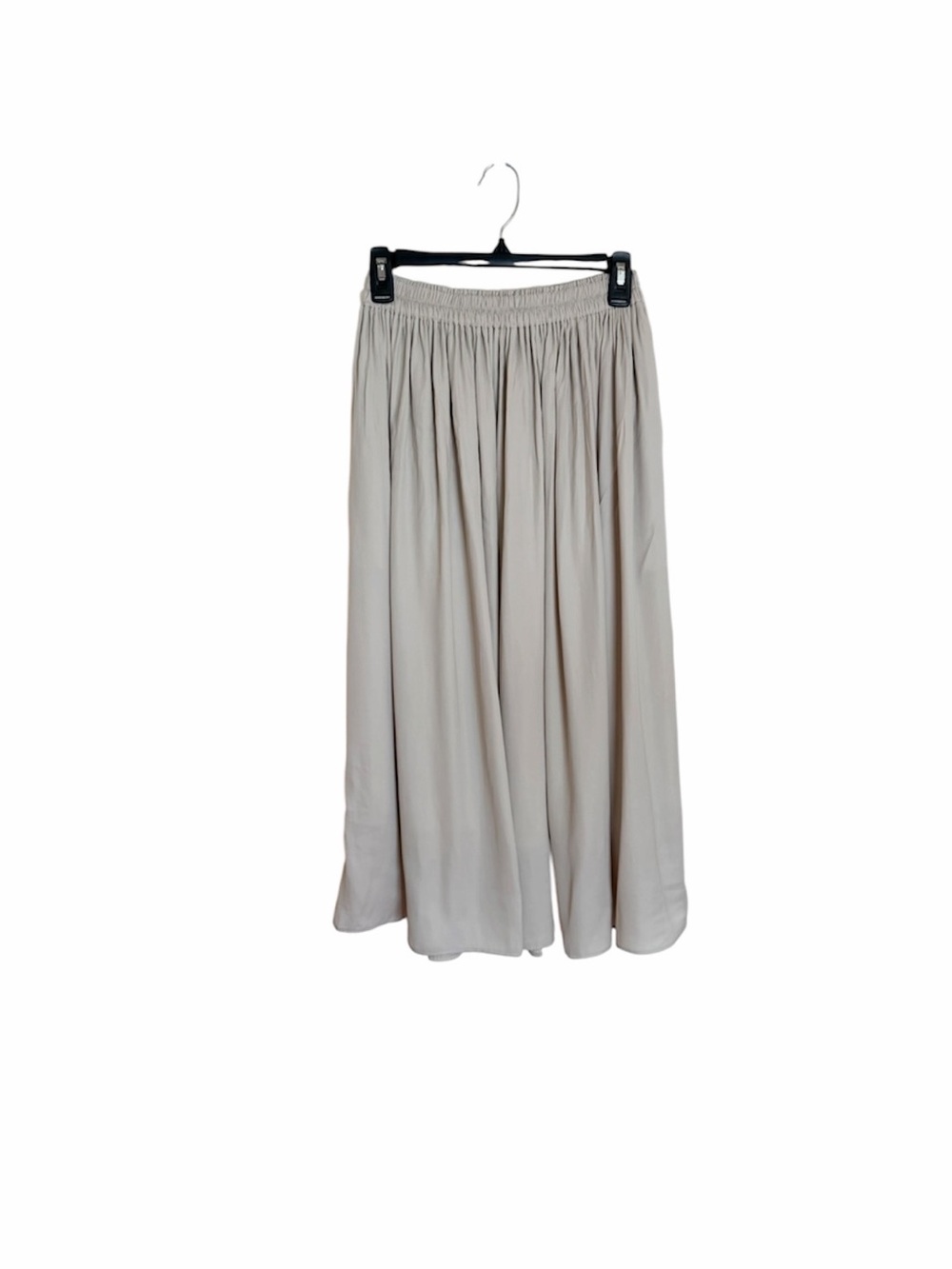 Uniqlo Women's Gather Elastic Waist  Skirt in Light Beige. Size Small. NWT